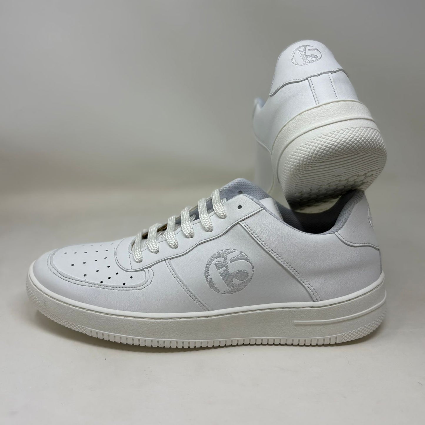 BREEZE SNEAKERS